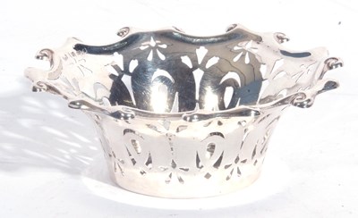 Lot 129 - Edward VII silver bon-bon dish of circular...