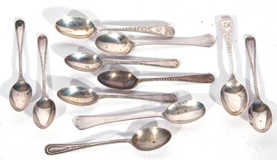 Lot 146 - Mixed Lot: set of six feather edged tea spoons,...