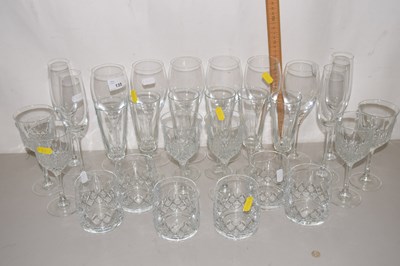 Lot 135 - Mixed Lot: Various drinking glasses