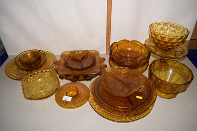 Lot 166 - Collection of various vintage retro amber...