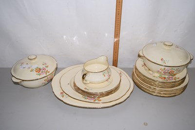 Lot 167 - A quantity of Alfred Meakin gilt rimmed dinner...