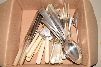 Lot 191 - Box of various assorted cutlery