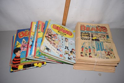 Lot 211 - Quantity of vintage Beano books and comics
