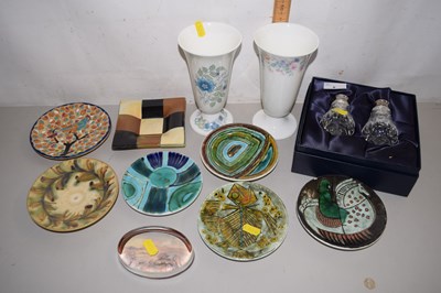 Lot 8 - Mixed Lot: Wedgwood vases, cased Stuart salt...