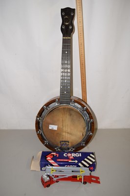 Lot 23 - Vintage banjo marked The Whirle
