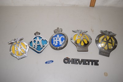 Lot 80 - Box of vintage AA and RAC badges