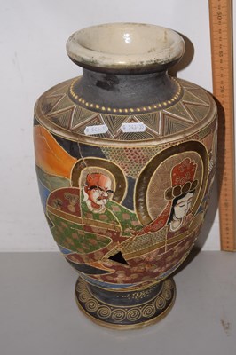 Lot 87 - A large Japanese early 20th Century vase -...