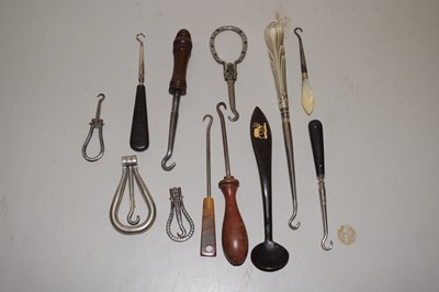 Lot 94 - Box of button hooks