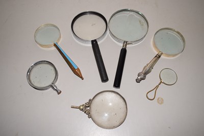 Lot 96 - A box of magnifying glasses