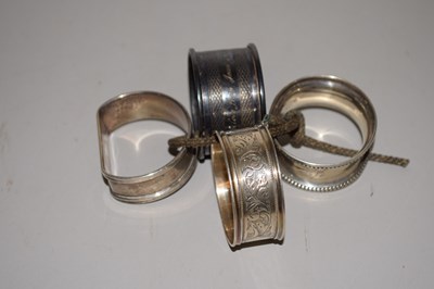 Lot 113 - A group of assorted napkin rings