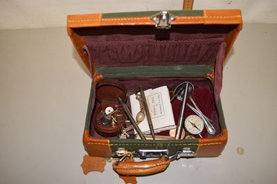 Lot 126 - Case of various mixed coinage, costume...