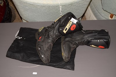 Lot 287 - A pair of SDI motorbike boots, used