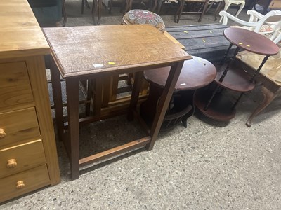 Lot 299 - An early 20th Century oak side table and a...