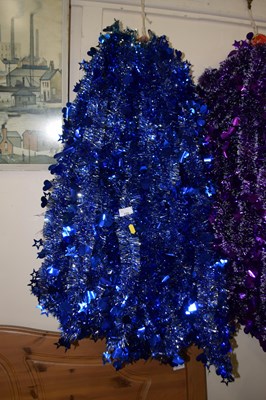Lot 733 - Quantity of blue and purple tinsel