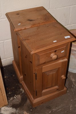 Lot 925 - Pair of pine bedside cupboards