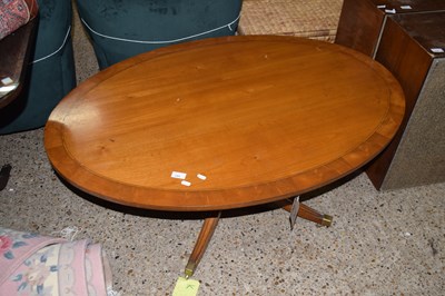 Lot 331 - A modern oval Georgian Revival coffee table