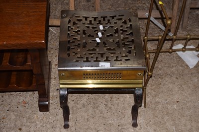 Lot 351 - A Georgian steel and brass footman trivet