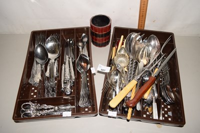 Lot 507 - Mixed lot of various stainless steel cutlery