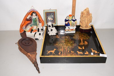 Lot 516 - Mixed lot including a lacquered serving dish,...