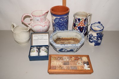 Lot 524 - Mixed lot of ceramics including a Portuguese...