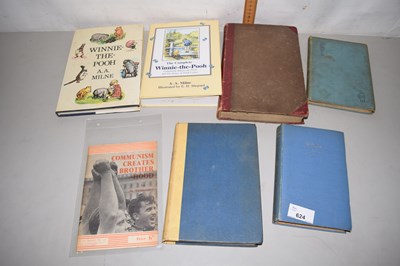 Lot 624 - Mixed Lot: Children's books to include Winnie...