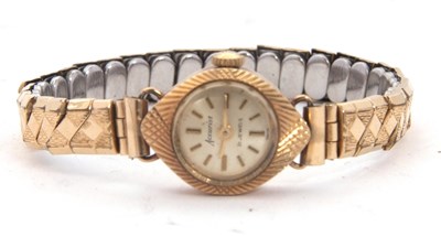 Lot 301 - A 9ct gold cased ladies Accurist watch on an...