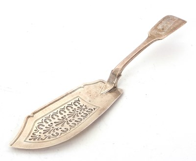 Lot 171 - A William IV silver fiddle pattern fish slice...