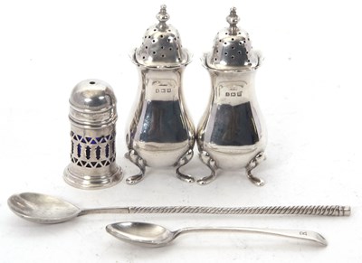 Lot 190 - Mixed Lot: A pair of George V silver peppers...