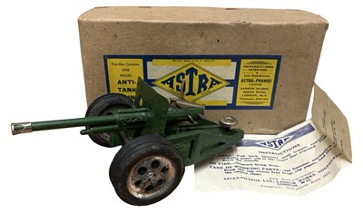 Lot 233 - A boxed ASTRA Anti-Tank Gun