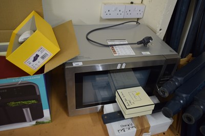 Lot 696 - Panosonic microwave