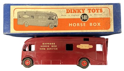Lot 135 - A boxed Dinky 581 Horse Box