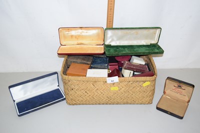Lot 84 - Basket cont colln various vintage (empty)...