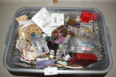 Lot 102 - Basket: lge qty asstd Costume Jewellery