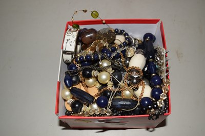 Lot 113 - Box: lge qty asstd Costume Jewellery
