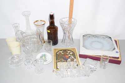 Lot 207 - Various glass wares, cruet, coronation...