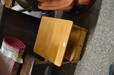 Lot 305 - Modern lamp table