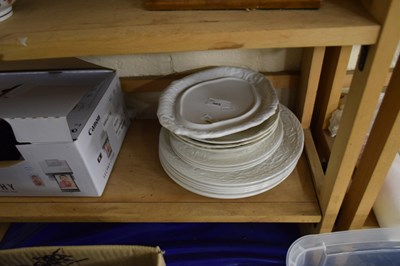 Lot 505 - Tablewares