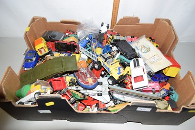 Lot 517 - Box assorted toy cars