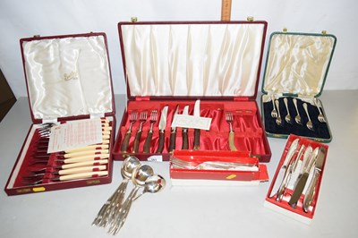 Lot 561 - Group of cased cutlery