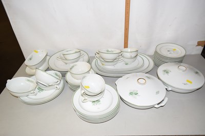 Lot 600 - Qty of Copenhagen green Melodi dinner wares