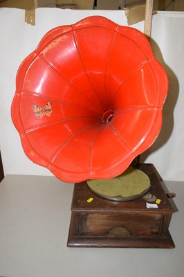 Lot 602 - Vintage grammar phone with red painted horn