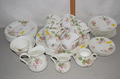 Lot 657 - Qty Wedgewood Apple Blossom teawares