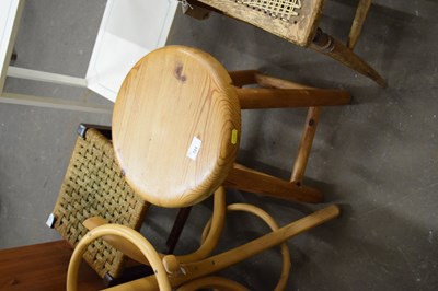 Lot 721 - Pine stool