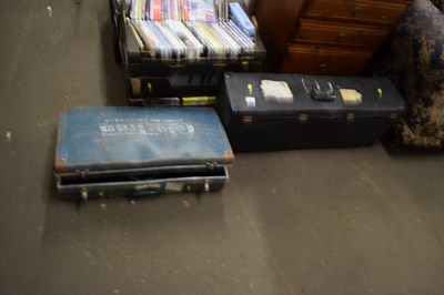 Lot 780 - Two cases vintage studio lights and accessories