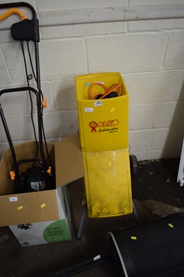 Lot 827 - Electric garden shredder