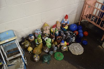 Lot 839 - Large mixed ot of various garden ornaments