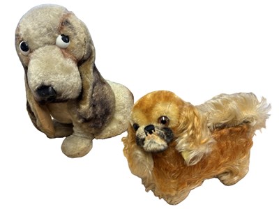 Lot 403 - A pair of vintage mohair soft animals [likely...