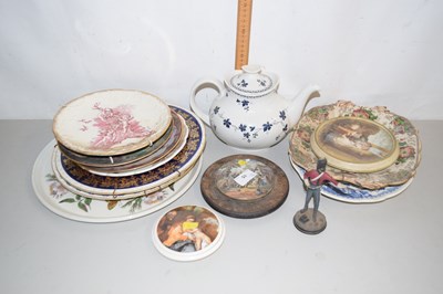 Lot 15 - Mixed collectors plates, pot lids and other...