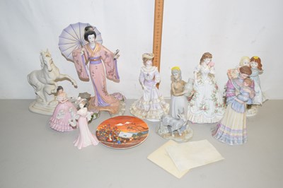 Lot 28 - Various assorted modern figurines and other...