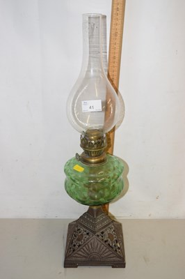 Lot 41 - Late Victorian oil lamp
